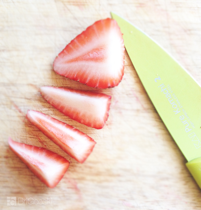 cut the strawberries