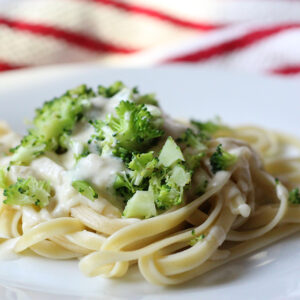 Homemade Alfredo Sauce Fettuccini Alfredo with broccoli