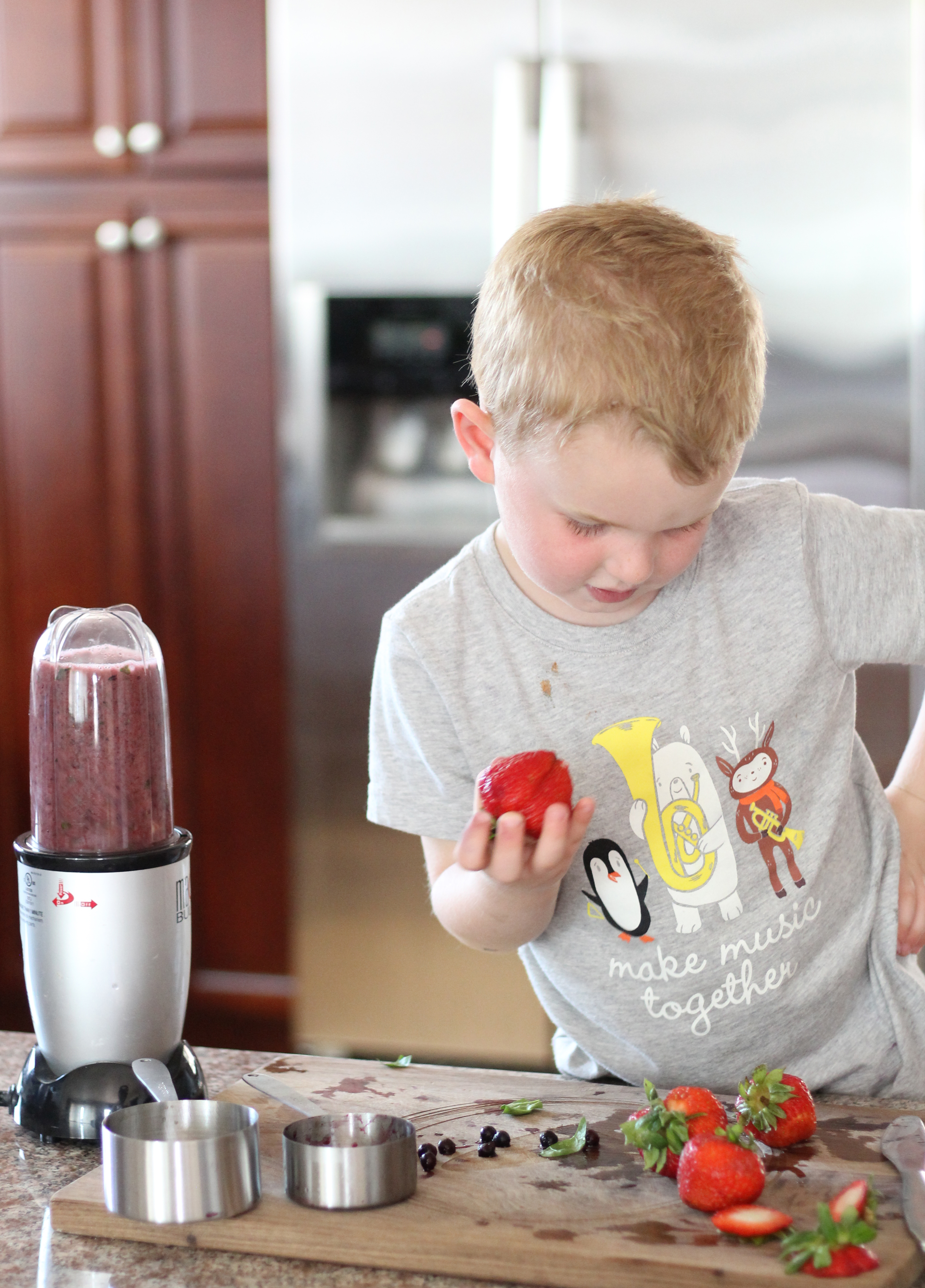 teach kids to make smoothies