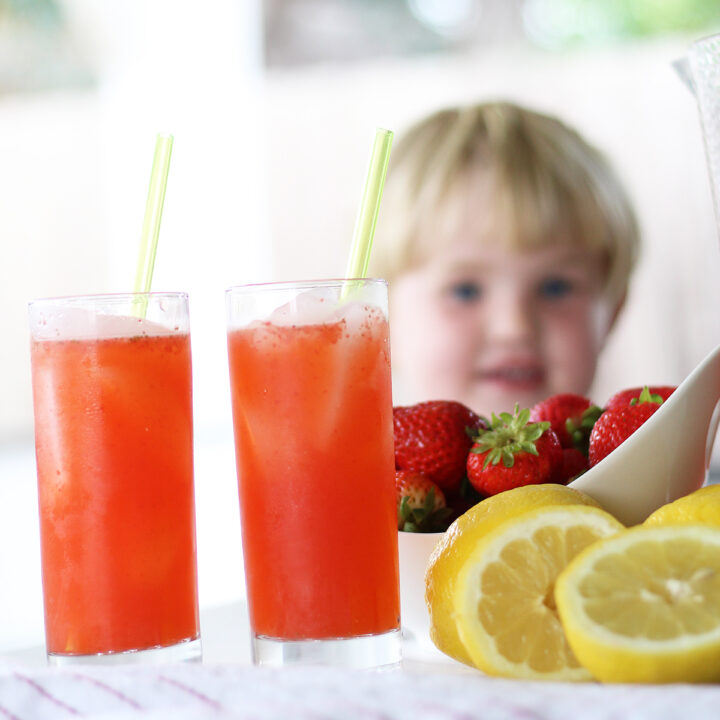 Easy Strawberry Lemonade 