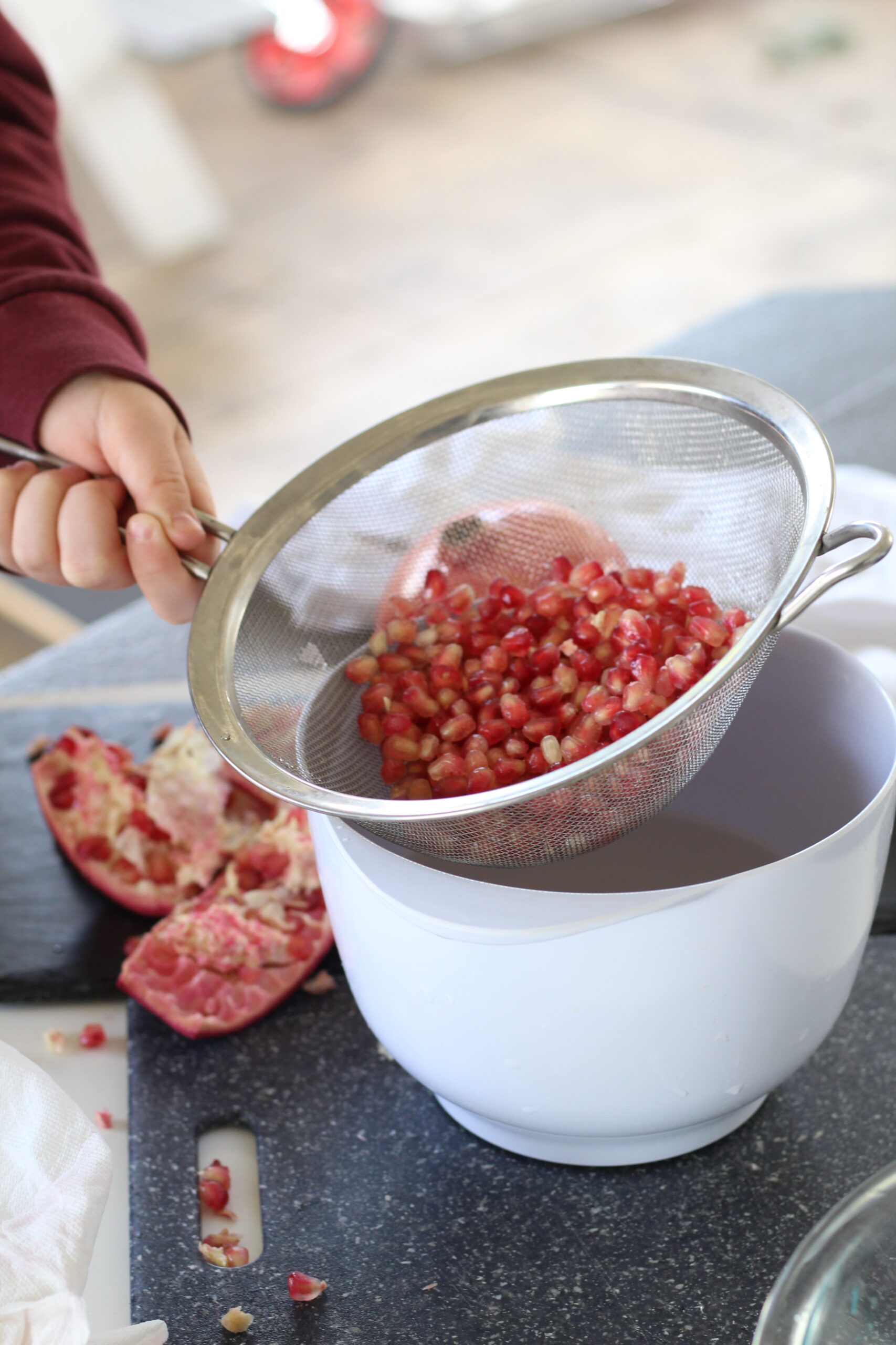 Remove Seeds from a Pomegranate