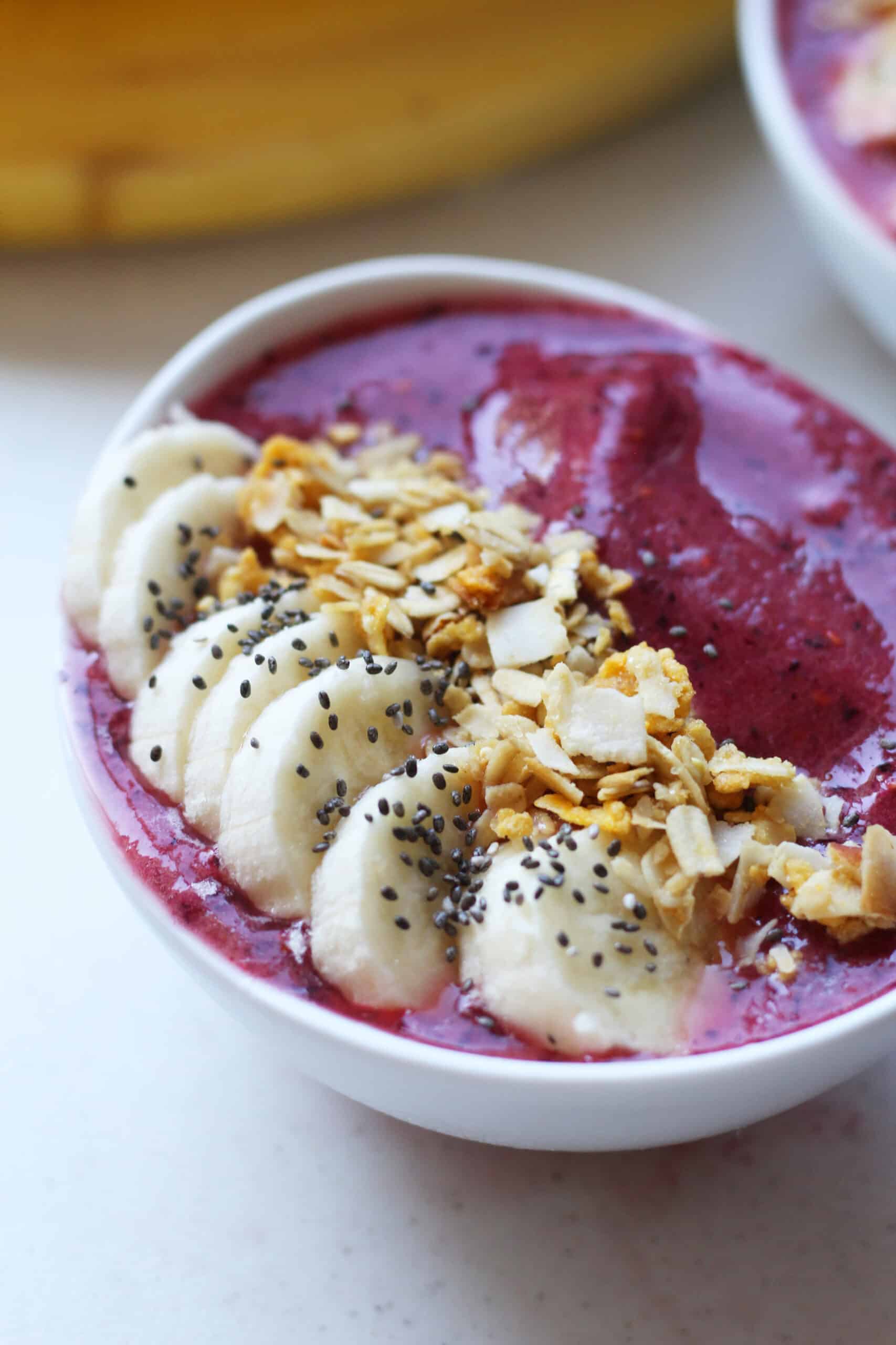 smoothie bowl with granola