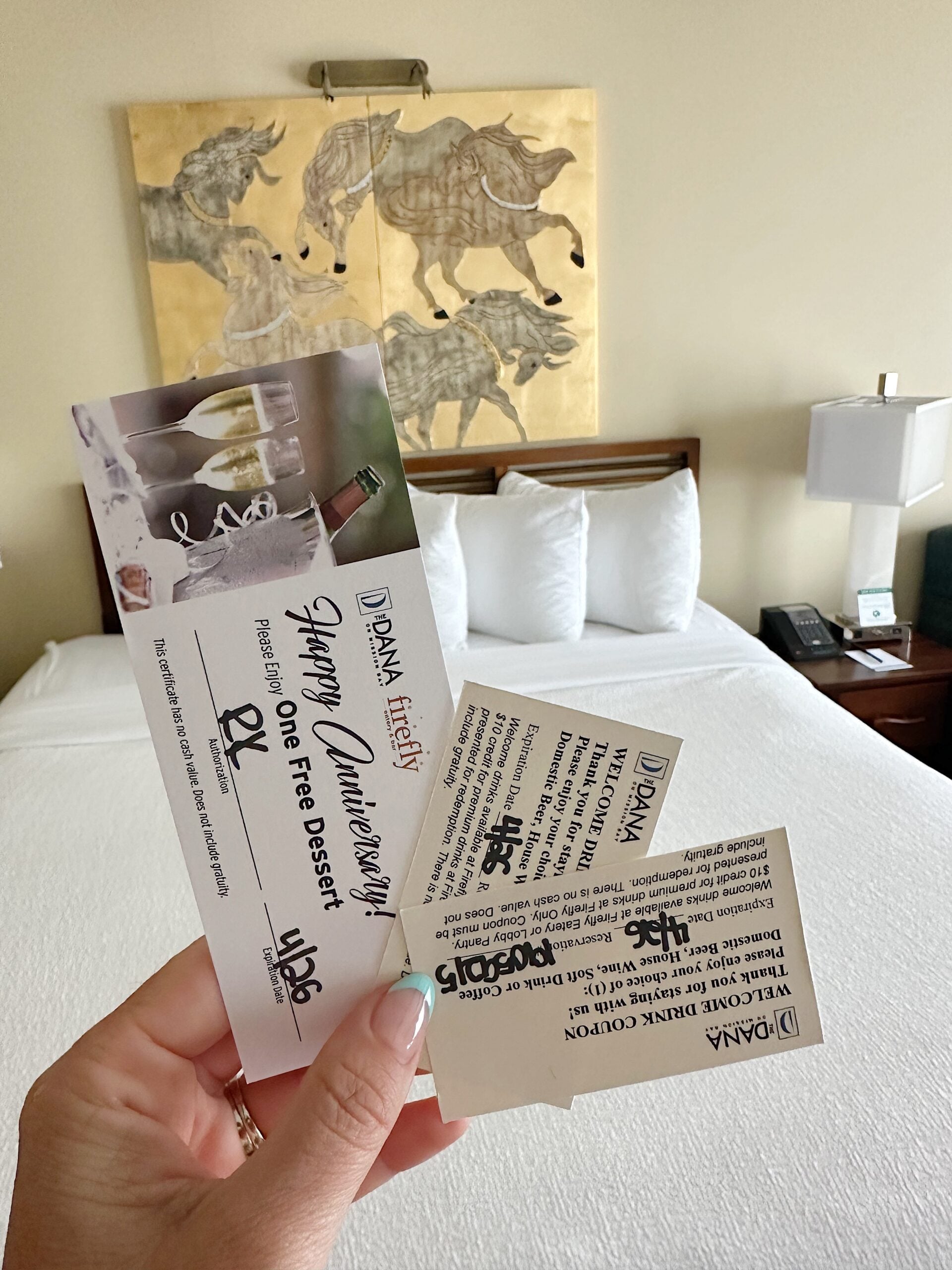 Free drink coupons and dessert for anniversary