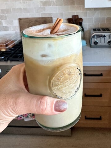 Easy Cinnamon Bun Latte