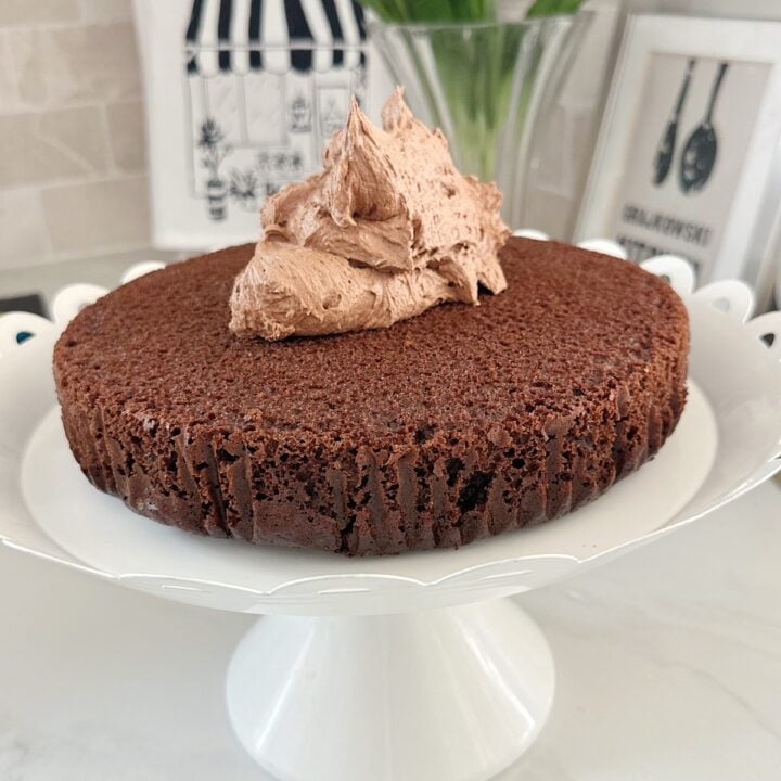 frosting on chocolate cake